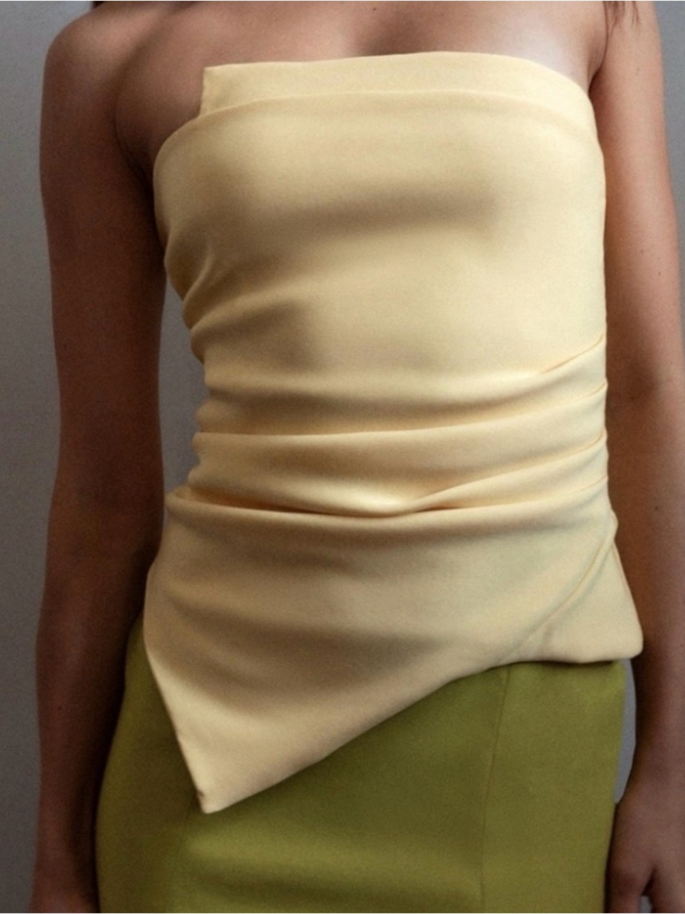 Stunning Zara Butter Yellow Strapless Top with zipper on side